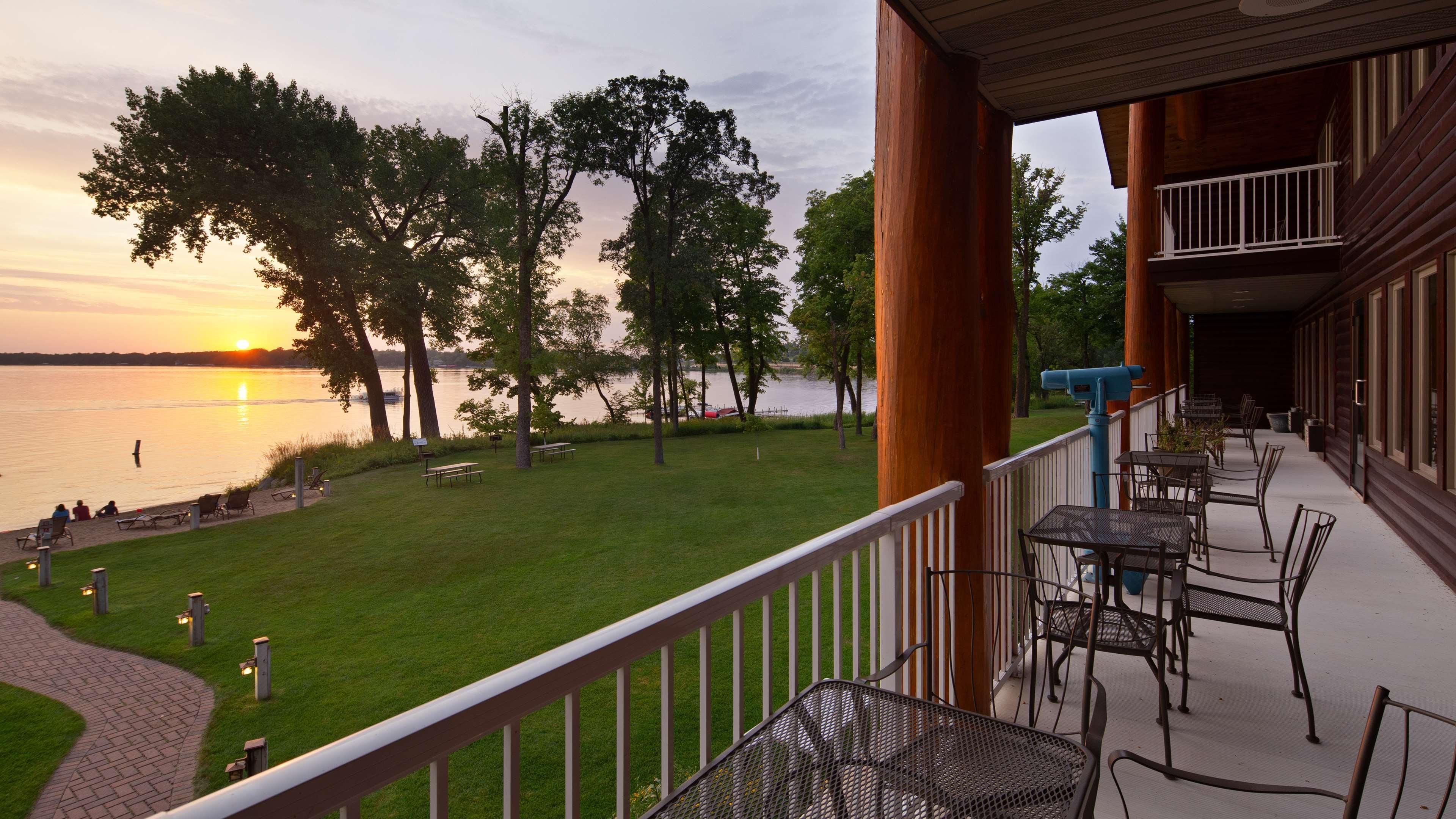 Best Western Premier The Lodge On Lake Detroit Detroit Lakes Exterior photo