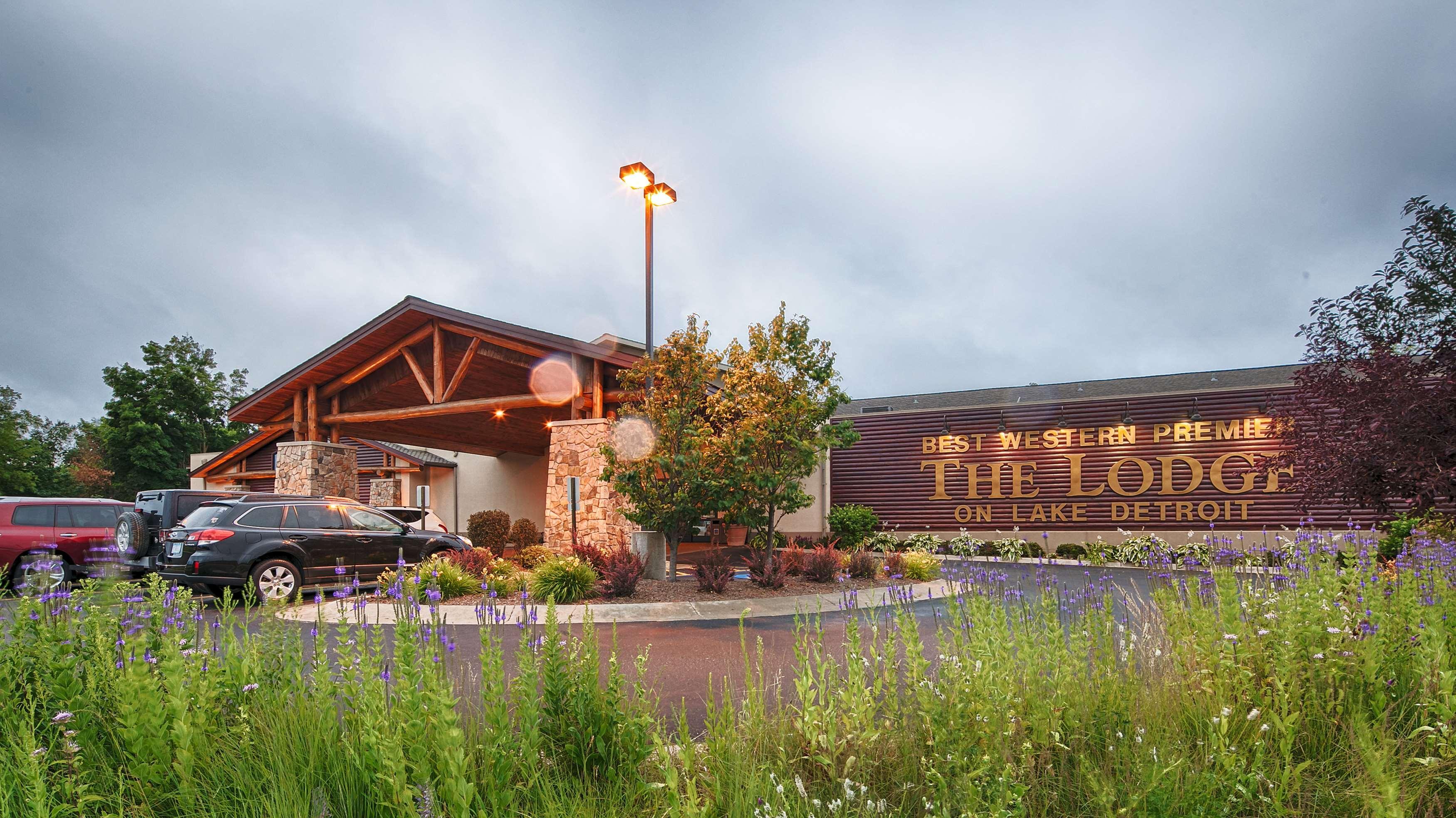 Best Western Premier The Lodge On Lake Detroit Detroit Lakes Exterior photo